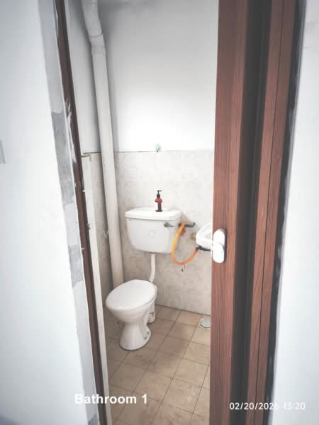 Townhouse for Rent in Taman Bukit Cheng (Cheng) - Woon . - Bathroom - PropertyGuru.com.my