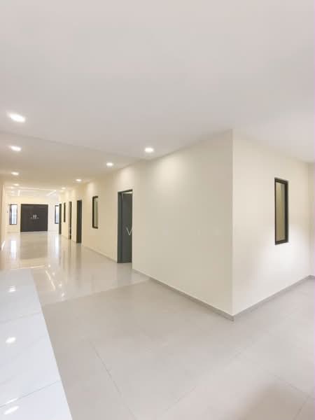Rumah Teres 1 Tingkat untuk Dijual di Senai (Kulai) - Calvin Lee - Corridor - PropertyGuru.com.my
