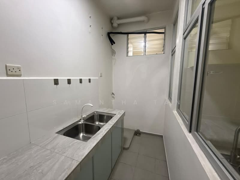 Pangsapuri untuk Dijual di Molek Ria - Samantha Tan - Kitchen - PropertyGuru.com.my