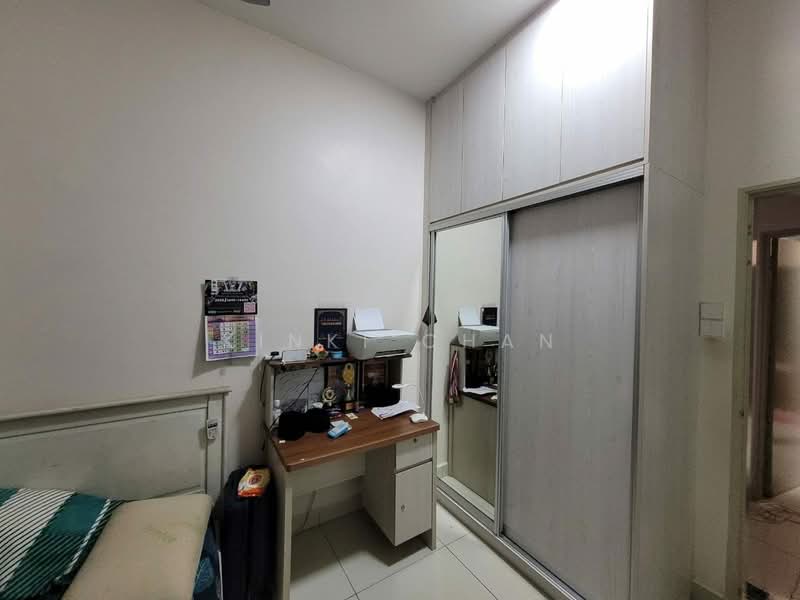 Kondominium untuk Dijual di Lake Vista Residence (Tasik Vista Residen) - KINKI CHAN - Bedroom - PropertyGuru.com.my