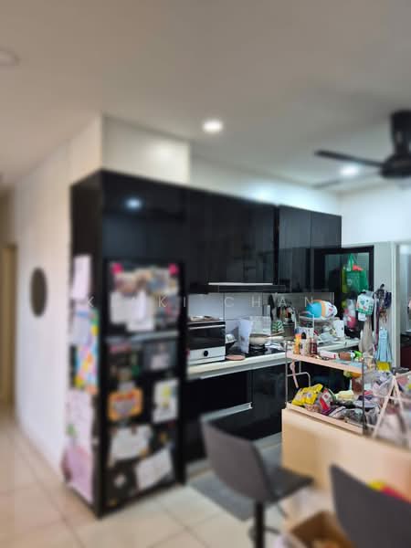 Kondominium untuk Dijual di Lake Vista Residence (Tasik Vista Residen) - KINKI CHAN - Kitchen - PropertyGuru.com.my
