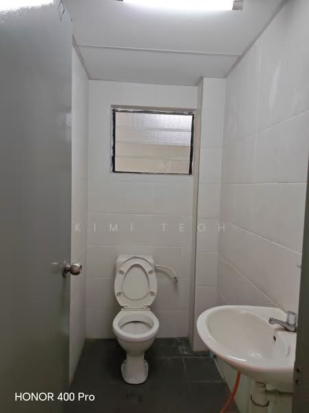 Factory for Rent in Kapar Industrial Park (Kapar) - Kimi Teoh - Bathroom - PropertyGuru.com.my