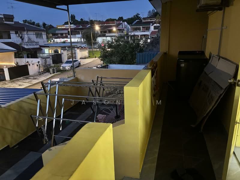 Rumah Teres 2 Tingkat untuk Dijual di Taman Tasek (Johor Bahru) - Jason Sim - Balcony - PropertyGuru.com.my