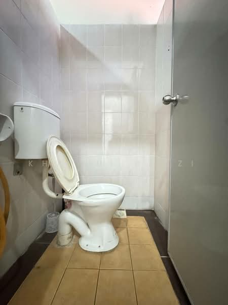 Apartment for Sale at Tun Teja 1 - Khairul Radzi Zainal - Bathroom - PropertyGuru.com.my