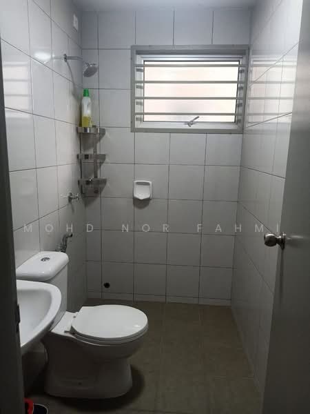 Townhouse for Sale in Bandar Botanic (Klang) - Mohd Nor Fahmi - Bathroom - PropertyGuru.com.my