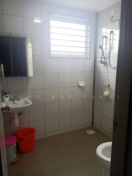 Townhouse for Sale in Bandar Botanic (Klang) - Mohd Nor Fahmi - Bathroom - PropertyGuru.com.my