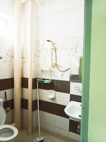 Apartment for Rent at Bayu Tiara - Jerry Tan - Bathroom - PropertyGuru.com.my