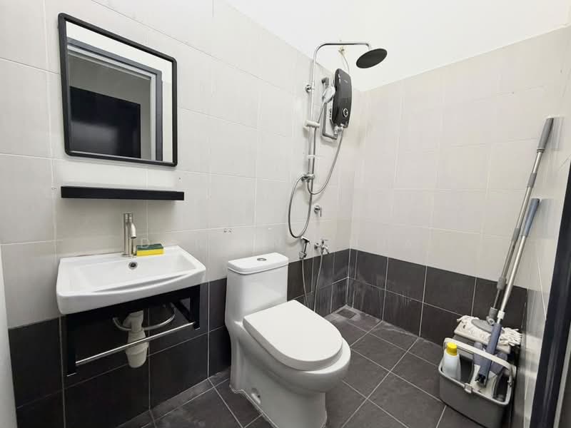 2-storey Terraced House for Sale in Bandar Jaya Putra (Johor Bahru) - Darren Chua - Bathroom - PropertyGuru.com.my