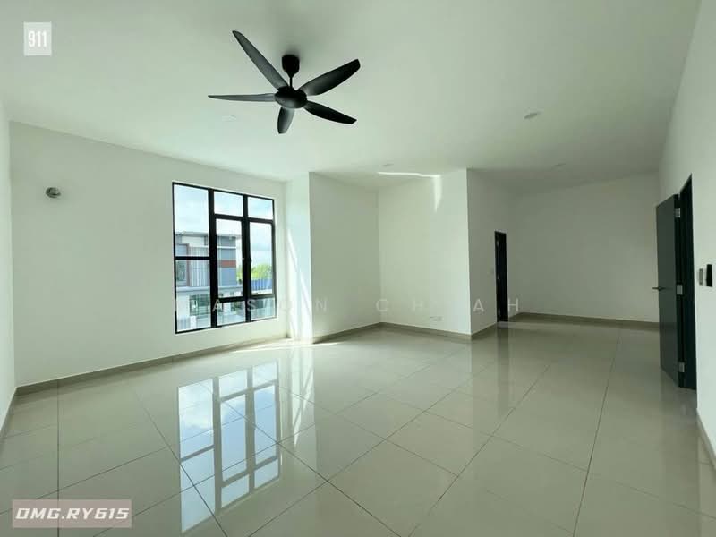 Rumah Berkembar untuk Dijual di Canary Garden (Klang) - Mason Chiah - Living Room - PropertyGuru.com.my