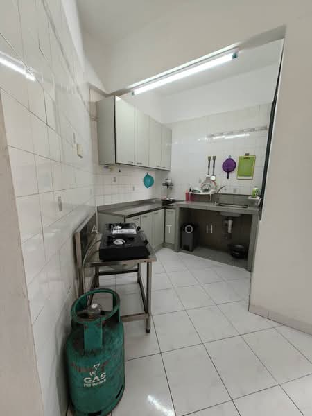 Kondominium untuk Disewa di University Heights - Amy Toh - Kitchen - PropertyGuru.com.my