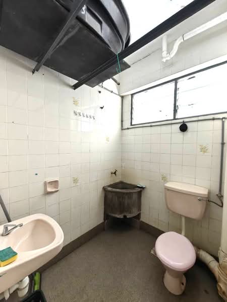 Kondominium untuk Disewa di University Heights - Amy Toh - Bathroom - PropertyGuru.com.my