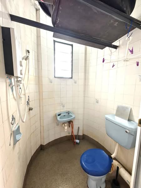 Kondominium untuk Disewa di University Heights - Amy Toh - Bathroom - PropertyGuru.com.my