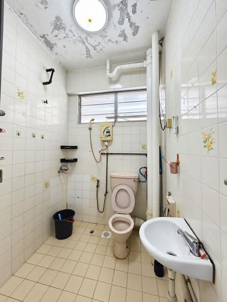 Condominium for Rent at University Heights - Amy Toh - Bathroom - PropertyGuru.com.my