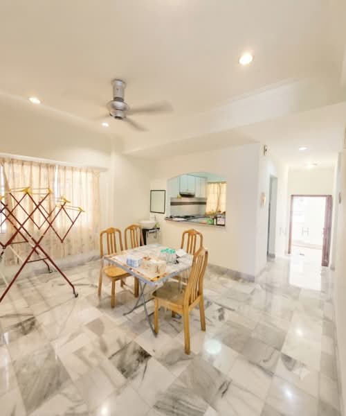 Kondominium untuk Dijual di Puncak Athenaeum - Geralyn Chionh - Dining Room - PropertyGuru.com.my