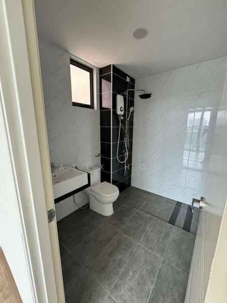 Kondominium untuk Disewa di Botanika - Alex How - Bathroom - PropertyGuru.com.my