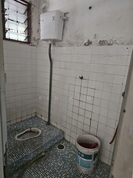 1-storey Terraced House for Sale in Petaling Jaya (Selangor) - Ken Kum - Bathroom - PropertyGuru.com.my