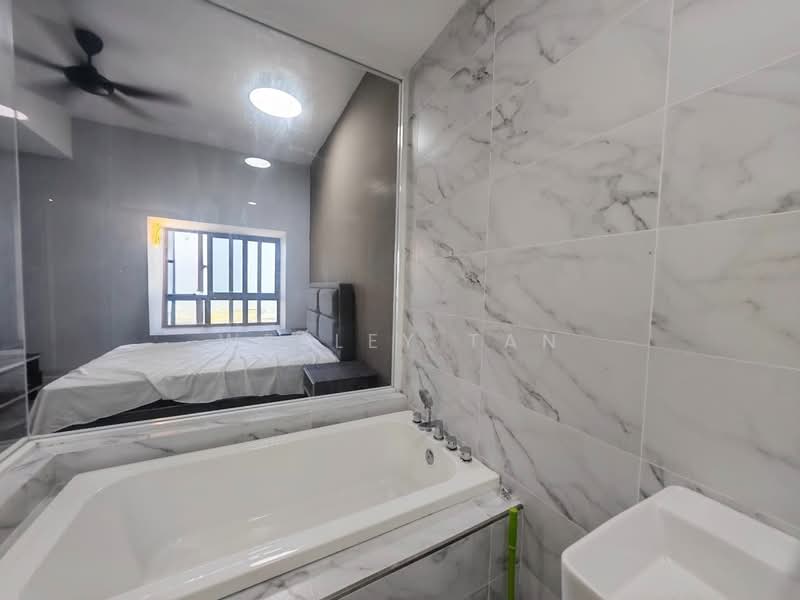 Servis Apartment untuk Dijual di Imperio Residence - Wesley Tan - Bedroom - PropertyGuru.com.my