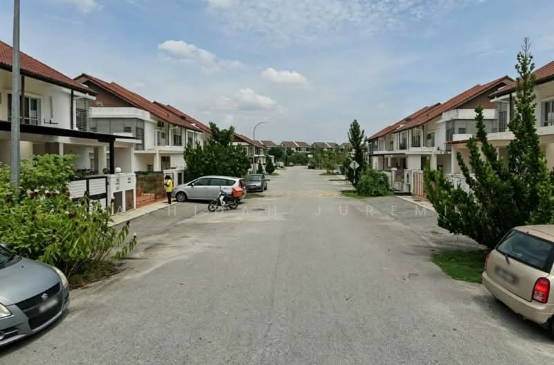 2-storey Terraced House for Sale in Puncak Bestari (Puncak Alam) - Rashidah Juremi - Exterior - PropertyGuru.com.my