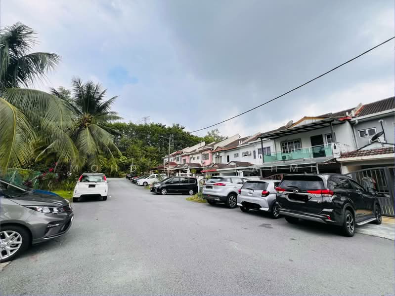2-storey Terraced House for Sale in Bandar Putra Permai (Seri Kembangan) - Mohd Nor Fahmi - PropertyGuru.com.my
