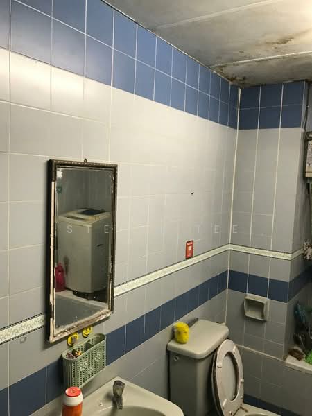 Kondominium untuk Disewa di Bukit OUG Condominiums - Steven Tee - Bathroom - PropertyGuru.com.my