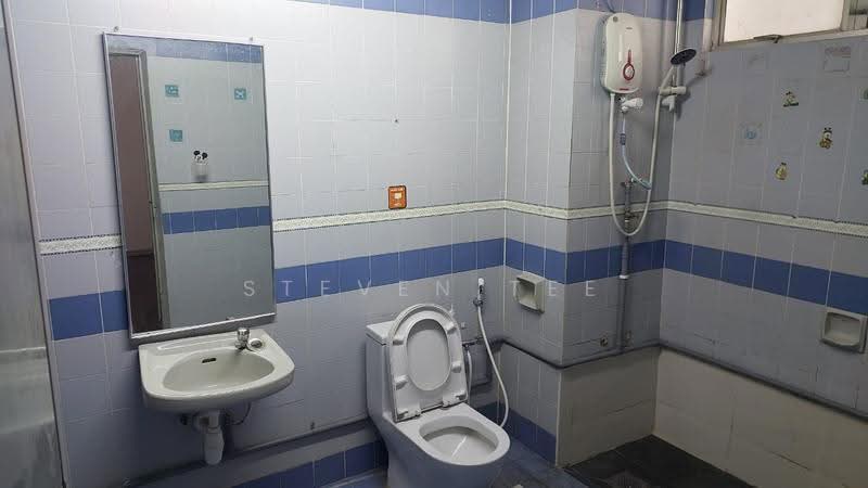Kondominium untuk Disewa di Bukit OUG Condominiums - Steven Tee - Bathroom - PropertyGuru.com.my