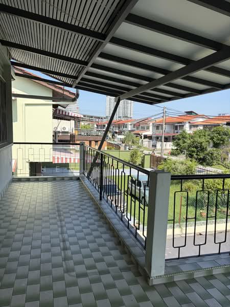 Rumah Banglo untuk Dijual di Taman Paramount (Petaling Jaya) - Chen Kah Seng - Balcony - PropertyGuru.com.my