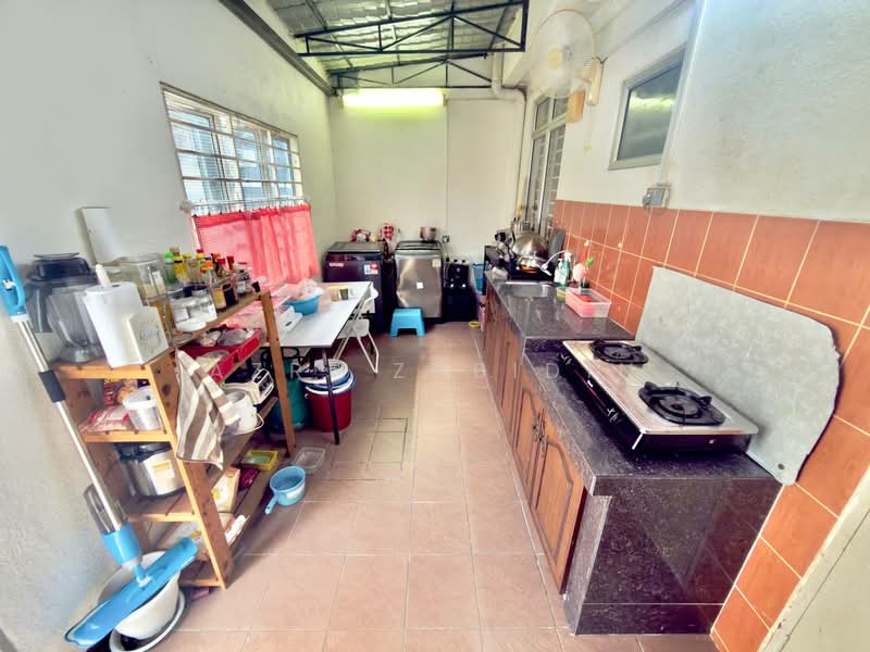 2-storey Terraced House for Sale in Johor Bahru (Johor) - Azri Zabidin - Kitchen - PropertyGuru.com.my
