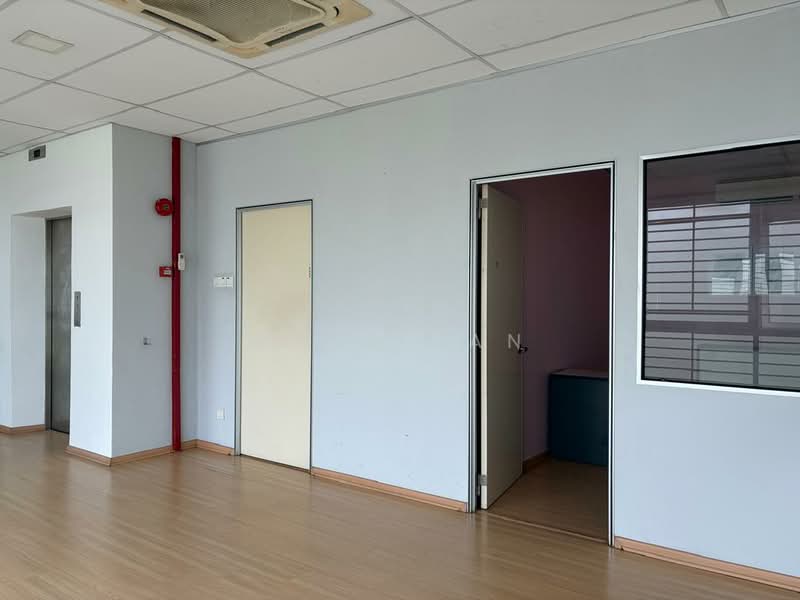 Semi-D Factory for Rent in Shah Alam (Selangor) - Alan Tan - Corridor - PropertyGuru.com.my