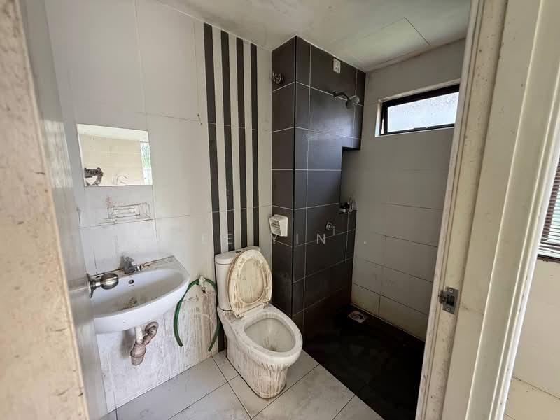 Semi-Detached House for Sale in Taman Pulai Hijauan (Skudai) - See Yin . - Bathroom - PropertyGuru.com.my