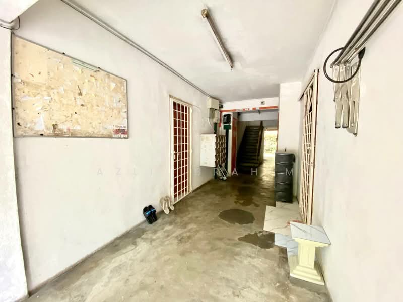 Pangsapuri untuk Dijual di saujana apartment - Azli Ibrahim - Corridor - PropertyGuru.com.my