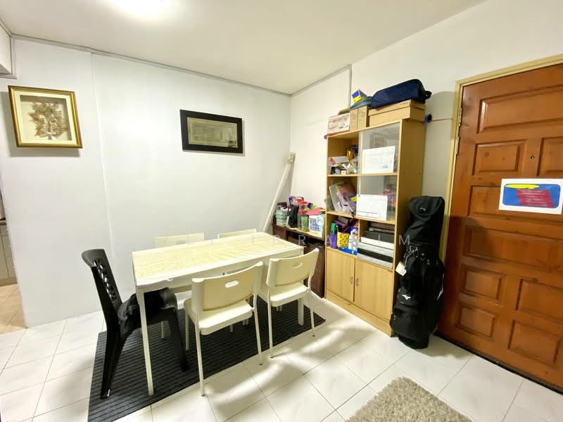 Pangsapuri untuk Dijual di saujana apartment - Azli Ibrahim - Dining Room - PropertyGuru.com.my