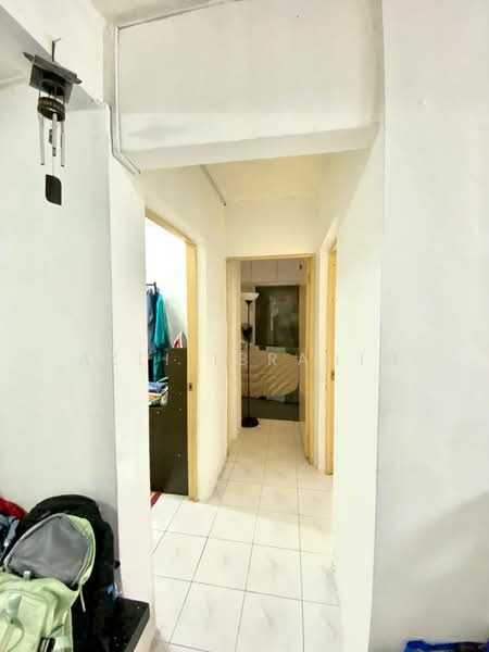 Pangsapuri untuk Dijual di saujana apartment - Azli Ibrahim - Corridor - PropertyGuru.com.my