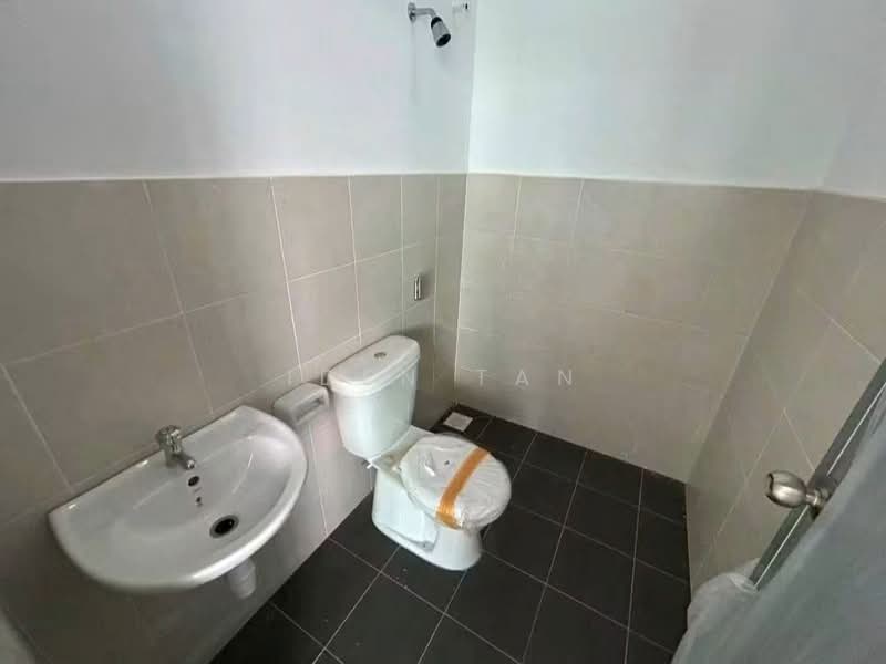 2-storey Terraced House for Sale in Kangkar Pulai (Skudai) - Iden Tan - Bathroom - PropertyGuru.com.my