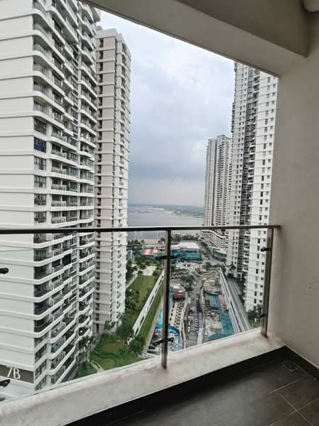 Kondominium untuk Disewa di Bay Point @ Country Garden Danga Bay - Sammi Hoo - PropertyGuru.com.my