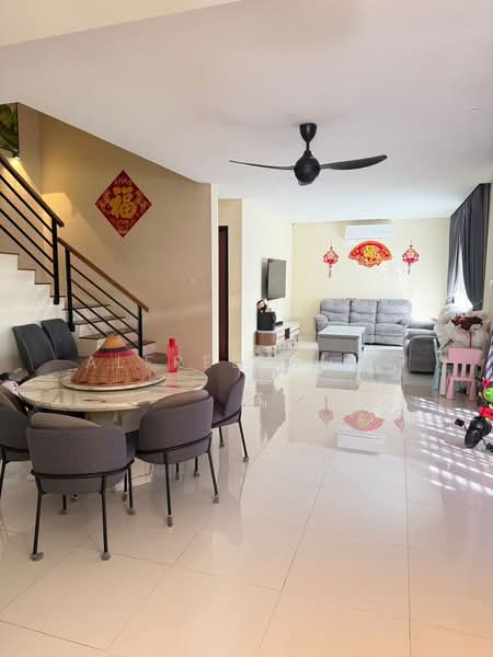 Semi-Detached House for Sale in Taman Hui Sing (Kuching) - Alfred Chua - Living Room - PropertyGuru.com.my