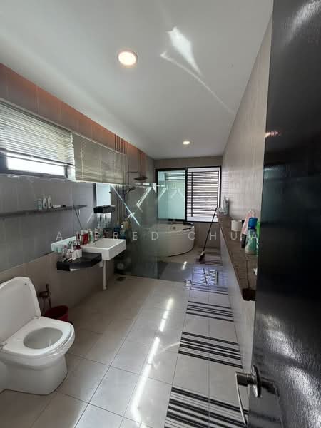 Semi-Detached House for Sale in Taman Hui Sing (Kuching) - Alfred Chua - Bathroom - PropertyGuru.com.my