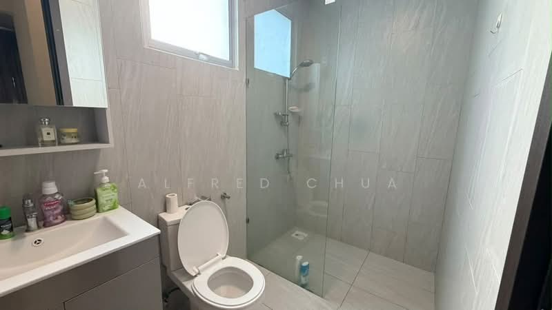 Pangsapuri untuk Dijual di Liberty Grove - Alfred Chua - Bathroom - PropertyGuru.com.my