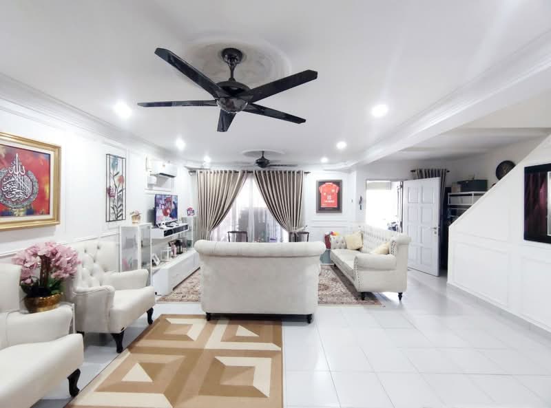 Rumah Teres 2 Tingkat untuk Dijual di Seksyen 8 (Bangi) - Azli Ibrahim - Living Room - PropertyGuru.com.my
