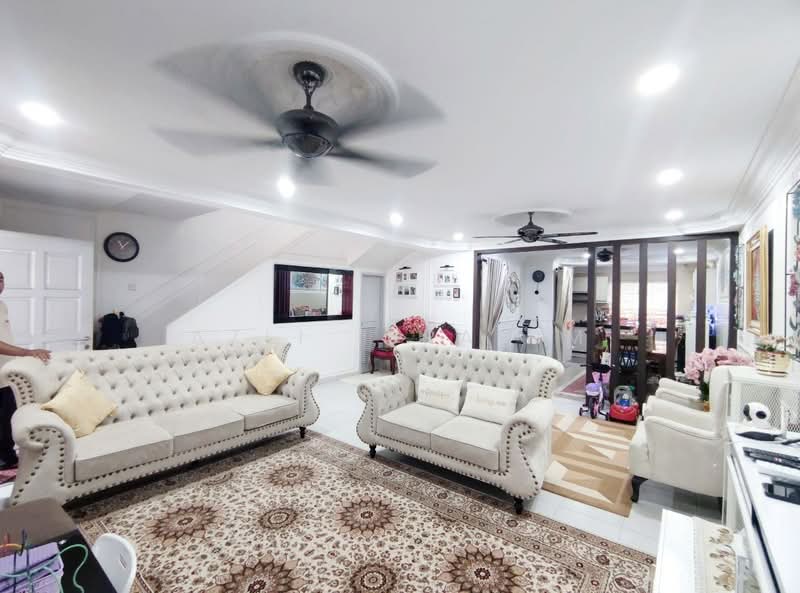 Rumah Teres 2 Tingkat untuk Dijual di Seksyen 8 (Bangi) - Azli Ibrahim - Living Room - PropertyGuru.com.my