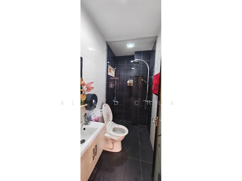 Semi-Detached House for Sale in Kuching (Sarawak) - Alfred Chua - Bathroom - PropertyGuru.com.my