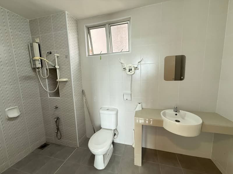 Pangsapuri untuk Dijual di Austin Suites (Permata Austin) - See Yin . - Bathroom - PropertyGuru.com.my