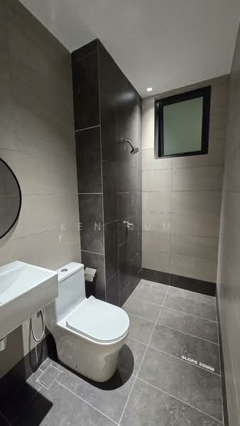 Kondominium untuk Dijual di Veridian Residence - Ken Kum - Bathroom - PropertyGuru.com.my