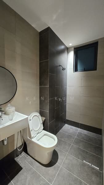 Kondominium untuk Dijual di Veridian Residence - Ken Kum - Bathroom - PropertyGuru.com.my