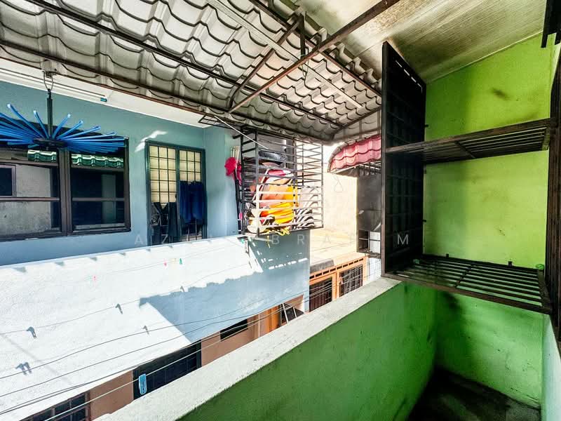 Rumah Teres 2 Tingkat untuk Dijual di Pjs 4 (Petaling Jaya) - Azli Ibrahim - Balcony - PropertyGuru.com.my