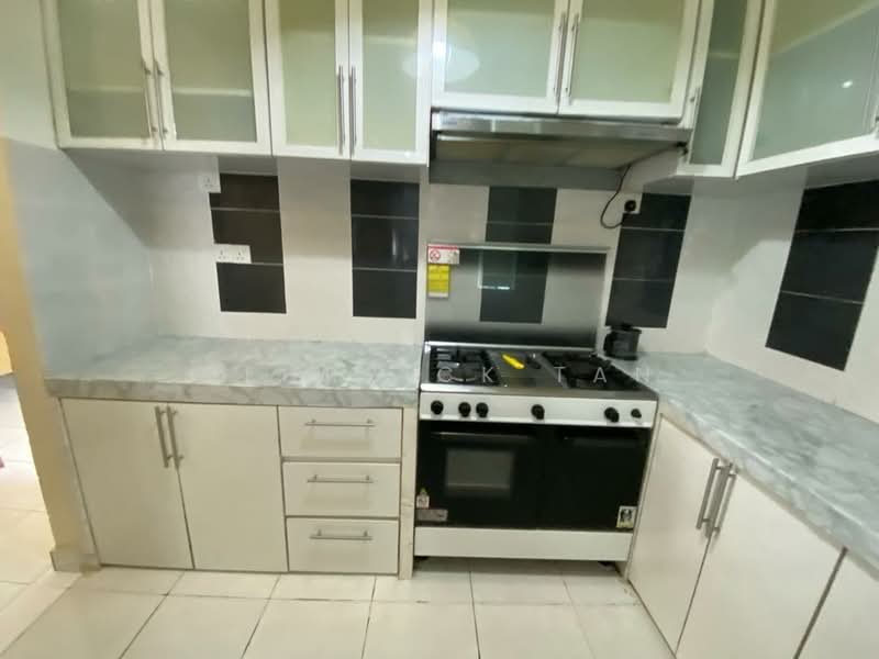 Pangsapuri untuk Disewa di Bayu Tiara - Dehrrick Tan - Kitchen - PropertyGuru.com.my