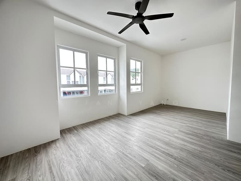 Rumah Teres 2 Tingkat untuk Dijual di Bandar Country Homes (Rawang) - Tiffany Yang - Master Bedroom - PropertyGuru.com.my