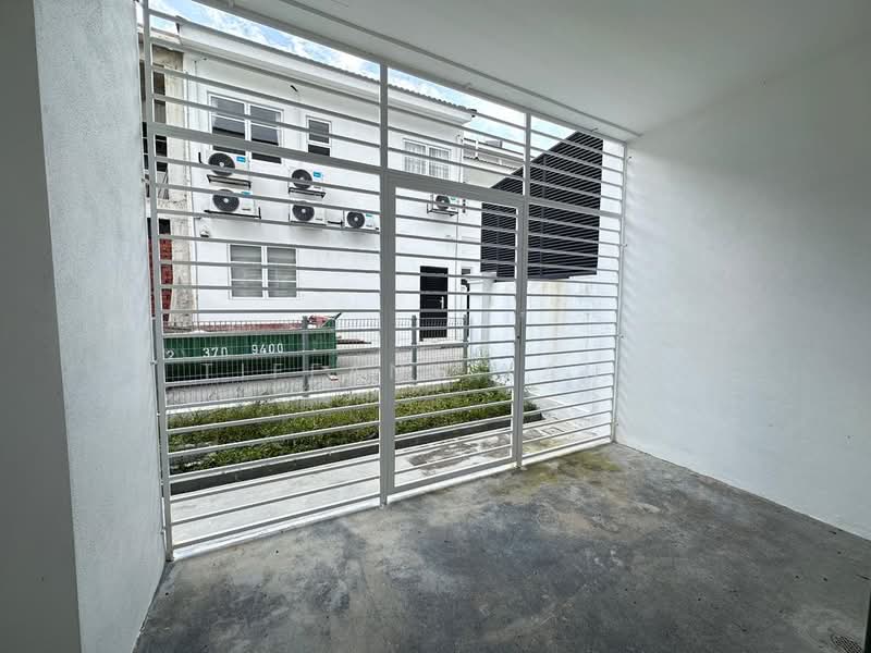 Rumah Teres 2 Tingkat untuk Dijual di Bandar Country Homes (Rawang) - Tiffany Yang - Backyard - PropertyGuru.com.my