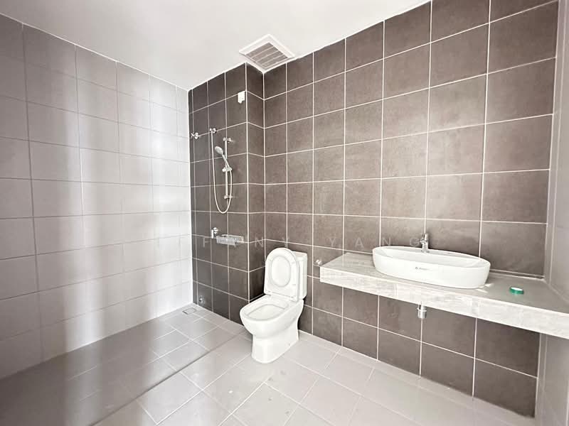 Rumah Teres 2 Tingkat untuk Dijual di Bandar Country Homes (Rawang) - Tiffany Yang - Bathroom - PropertyGuru.com.my