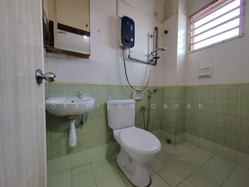 Rumah Berkembar untuk Disewa di Kajang (Selangor) - NoraFizah Gapar - Bathroom - PropertyGuru.com.my