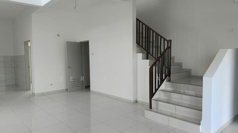 Rumah Teres 2-Tingkat untuk Dijual di Mahkota Hills (Lenggeng) - Bernard Tay - PropertyGuru.com.my
